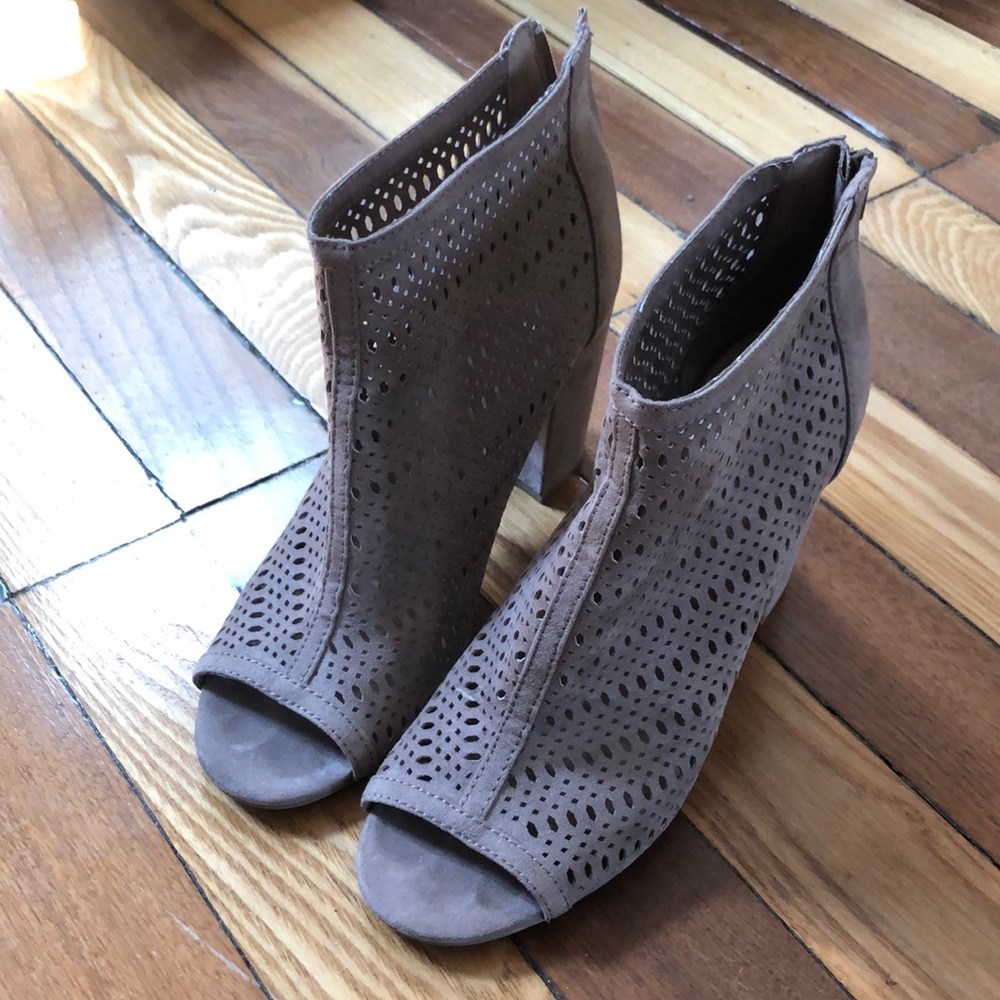 Charming Charlie wedge heels